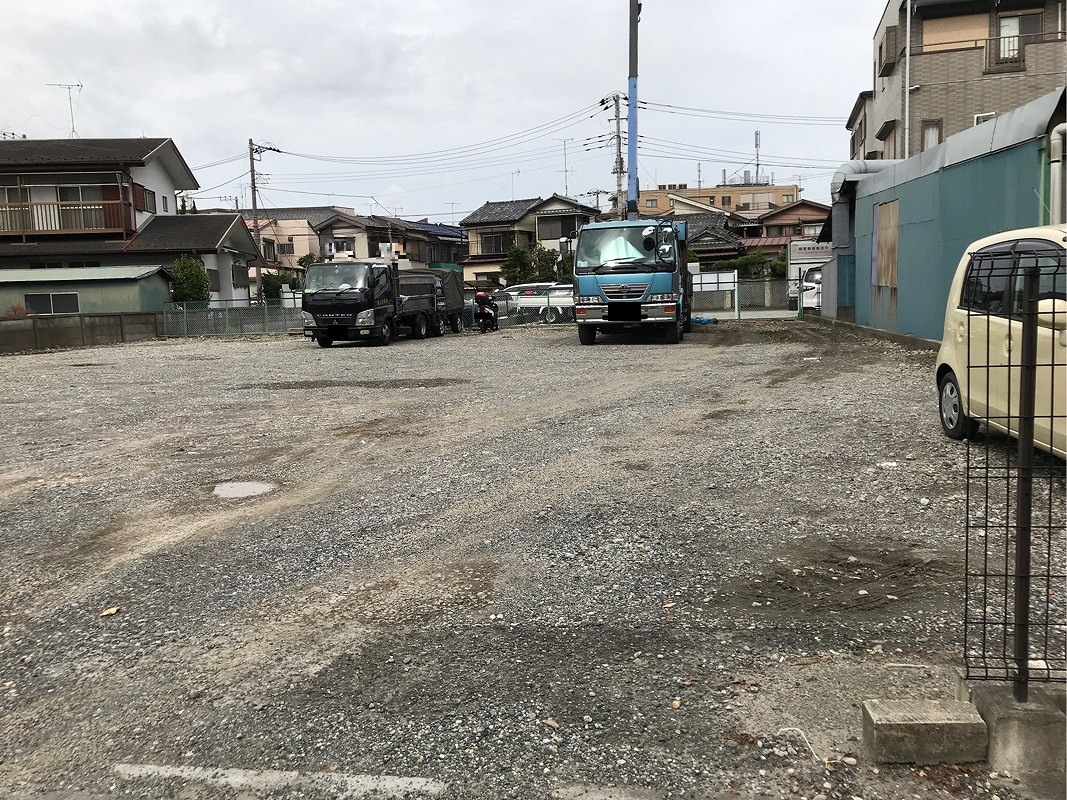 江戸川区鹿骨２丁目　月極駐車場